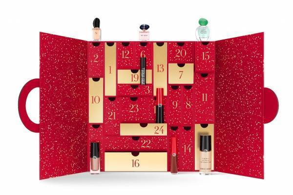 アルマーニ ビューティ22年クリスマスコフレ、人気コスメ"現品入り”豪華アドベントカレンダー