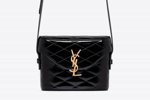 サンローラン新作バッグ「ジューン」輝くカサンドラロゴ×キルティングのボックスシルエット