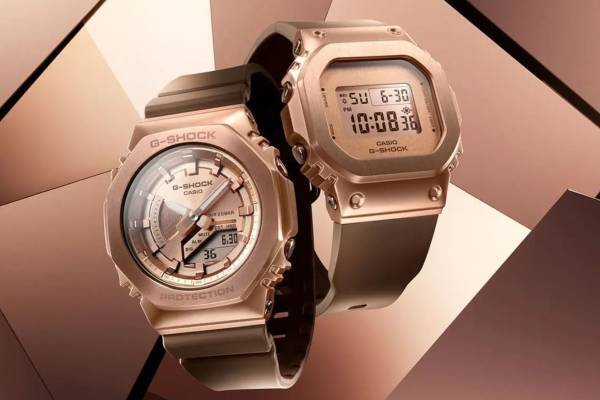 G-SHOCK“全面ブロンズカラー”のコンパクト腕時計、スクエア＆八角形の艶消しメタルベゼル