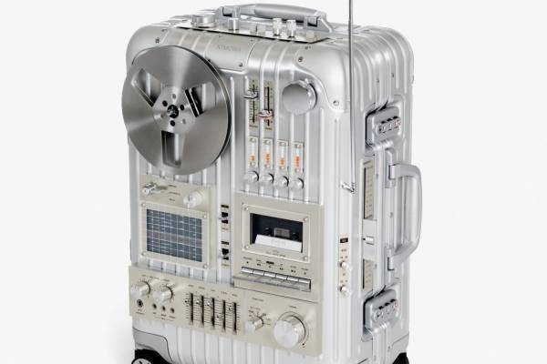 リモワ巡回展「AS SEEN BY」ダブレットらが手掛けた“角付き”アルミスーツケースなど