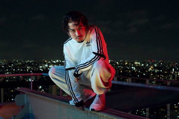 アディダス オリジナルス新作スニーカー「NMD_V3」メインビジュアルに常田大希