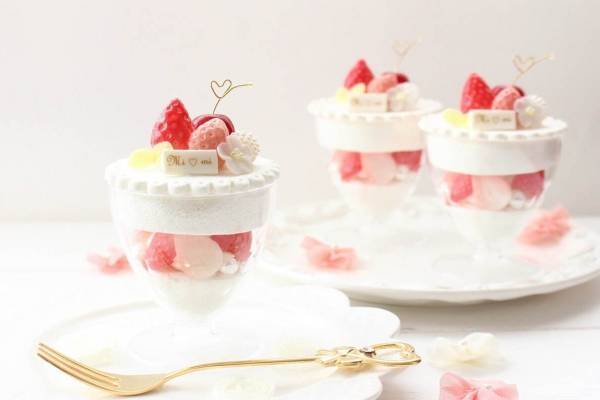 「スイーツアートの世界展」”リアル可愛い”フェイクスイーツの作品展が福岡で、限定グッズも