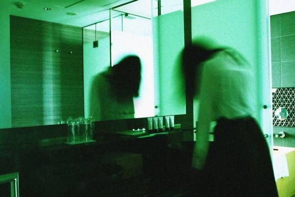 ホテルニューオータニ(東京)で“ヒンヤリ肝試し”「夏の謎解き宿泊プラン ～少女の幽霊の謎～」