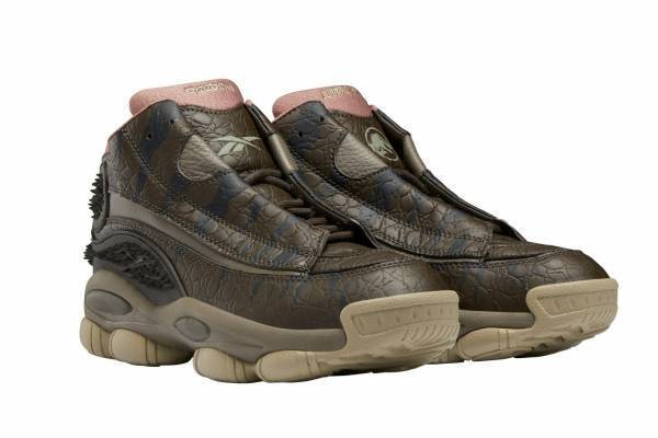 リーボック×映画『ジュラシック・ワールド』新作、“恐竜の足”着想のスニーカーやロゴTシャツ