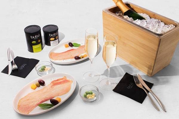 「ブボ・バルセロナ」スパークリングワイン「カヴァ」飲み放題プラン、表参道店限定で