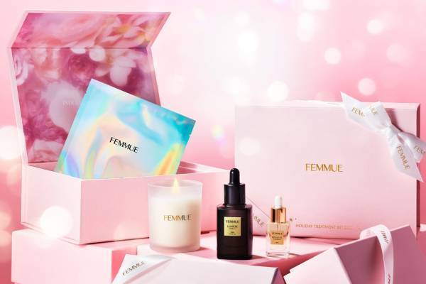 ファミュ2022年クリスマスコフレ、ベストセラー美容液“現品”＆シートマスクのスキンケアコフレ