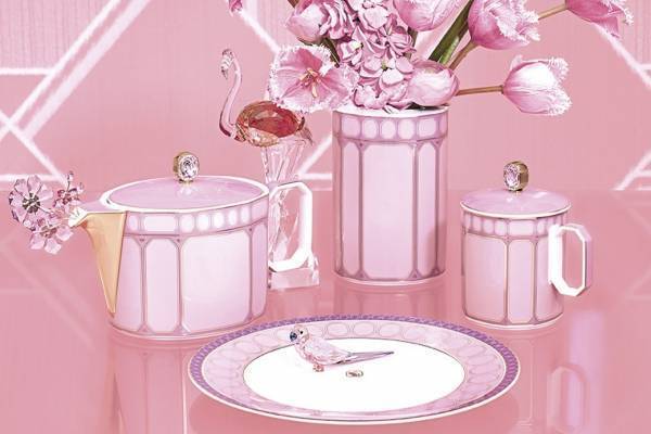 スワロフスキー“スワンマーク＆カットクリスタル”のカラフル食器、ローゼンタールとコラボ