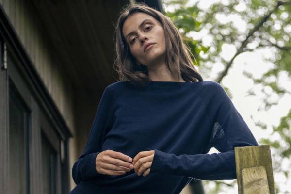 ジョン スメドレー“ミッドナイトブルー”のニットTシャツ＆レギンス、最高級メリノウールを採用