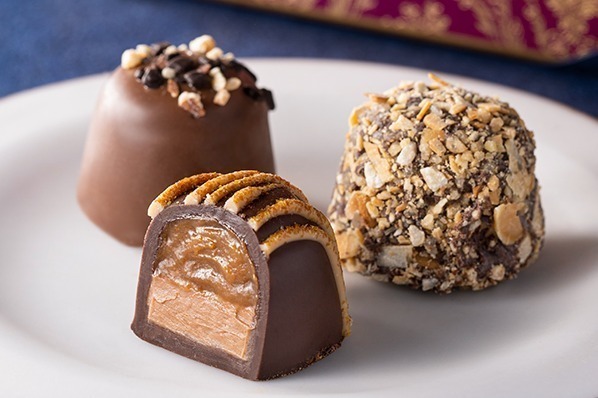 ゴディバ秋冬限定トリュフ、まるで「タルトタタン」なトリュフや“さくさく”アーモンド×オレンジやなど