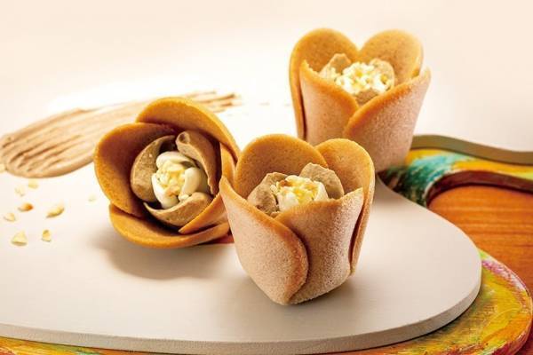 TOKYOチューリップローズの秋限定「チューリップローズ モンブラン」Wクリームで味わう花型スイーツ