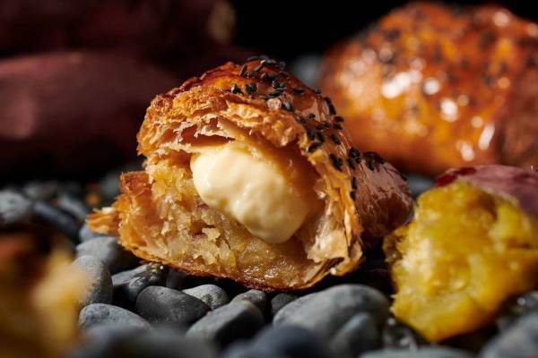 「RINGO」から秋の定番“さつま芋”の焼きたてカスタードアップルパイ、期間限定で