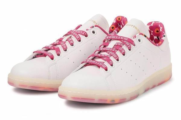 アディダス オリジナルス×マリメッコ「スタンスミス」”ウニッコ柄”のユニセックススニーカー