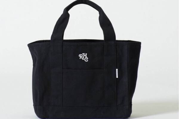ザプリミティブス×RHC ロンハーマン、リバーシブル仕様のロゴ刺繡入りバッグ