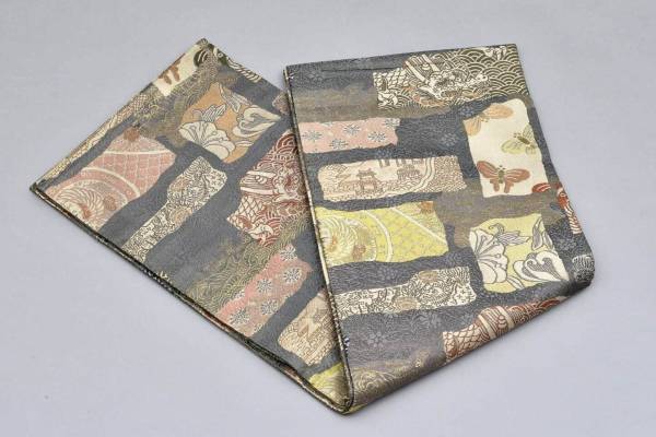 展覧会「みんなで選ぶ！鍋島家伝来 きもの総選挙」佐賀・徴古館で、初公開の振袖や帯留を展示