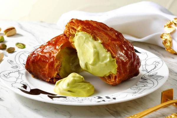 フランセ 表参道本店の秋限定「フランセパニエ ピスタチオ」パイ生地にピスタチオクリームをたっぷり
