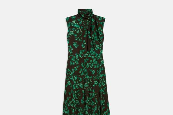 セオリーからルカ・オッセンドライバーが手掛けるメンズ・ウィメンズウェア、アウターやワンピースなど