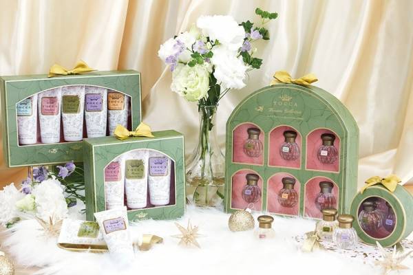 トッカ ビューティー22年クリスマスコフレ、人気オードパルファムやハンドクリームの豪華セット