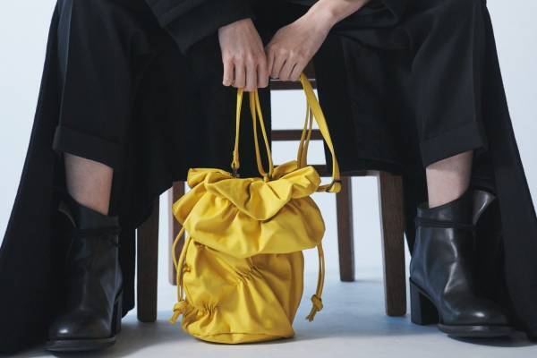 ディスコード ヨウジヤマモト“パイナップル風”巾着バッグに新色、鮮やかイエローやオレンジ