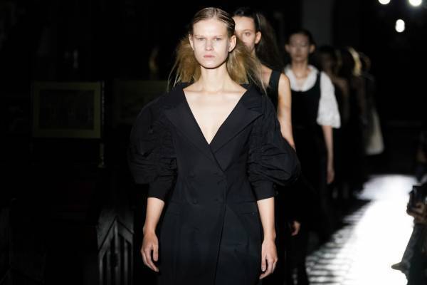 エズミ 2023年春夏コレクション - 学生時代へ原点回帰、ヴィクトリアン朝時代の美学を再解釈