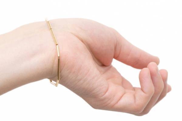 シハラの新旗艦店「シハラ トウキョウ」東京・北青山に、“建築図面の線”のようなゴールドジュエリーも