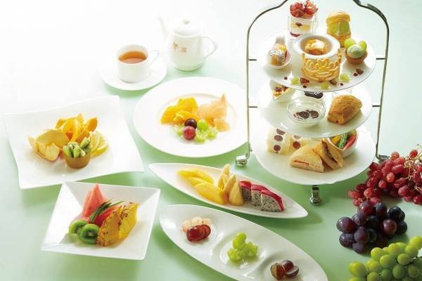 ”ぶどう3種&カットフルーツ食べ放題”アフタヌーンティー、タカノフルーツパーラー新宿本店で