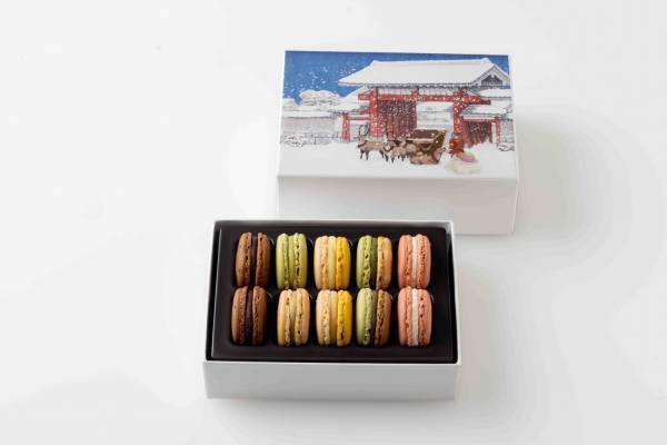 Made in ピエール・エルメのクリスマス“浮世絵風”マカロンボックス、川瀬巴水の作品をアレンジ