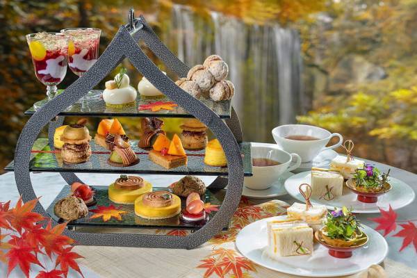 リーガロイヤルホテル(大阪)の秋限定アフタヌーンティー、秋の夜空やお月見をモチーフにしたスイーツ