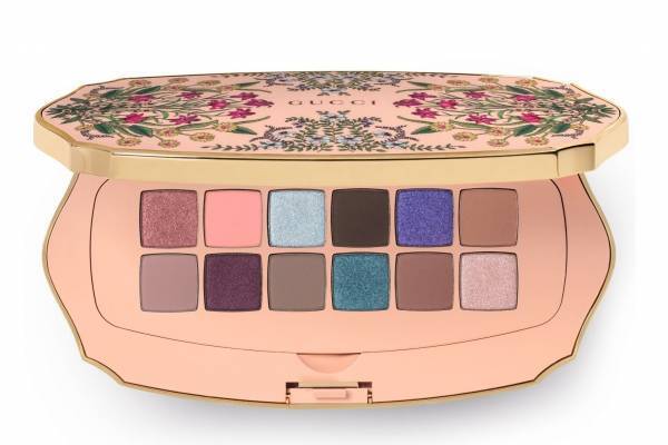 グッチ ビューティ“人気香水”着想のコスメ、フローラ パターンの全12色入りアイパレなど