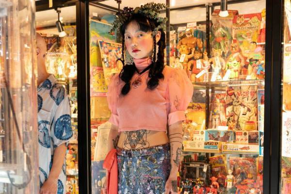 ペイデフェ 2023年春夏コレクション - 人ならぬ世界に迷い込む