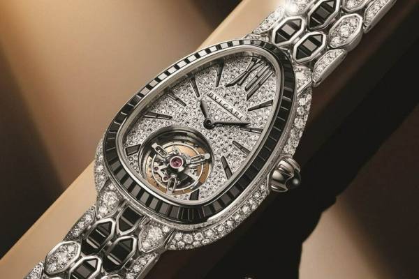 ブルガリ「セルペンティ」新作ジュエリーウォッチ、ダイヤモンド＆ブラックスピネルの優美な輝き