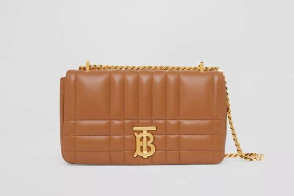 バーバリーのアイコンバッグ「ローラ」＆ヘリテージトレンチコート「ケンジントン」に新作