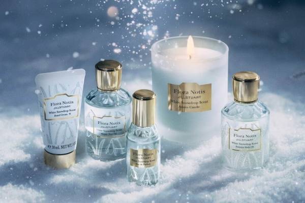 フローラノーティス ジルスチュアート22年クリスマスコスメ、人気の“スノードロップ”の香りが復刻