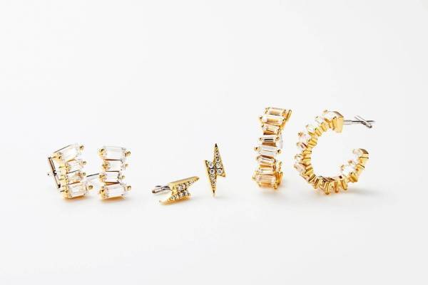 “落ちないピアス”「バックレス」からイナズマモチーフの新作ピアスなど、伊勢丹新宿店で