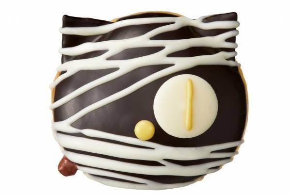 クリスピー・クリーム・ドーナツのハロウィン限定“黒ネコミイラ”ドーナツ、チョコ×プリン風味