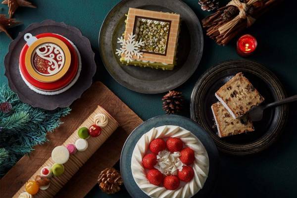 ザ・キャピトルホテル 東急のクリスマスケーキ2022、ざくざく“ピスタチオづくし”煙突型ケーキなど