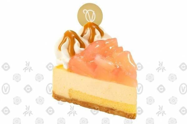 宝石スイーツ「ベリールビーカット」“つやつや煌めく”りんごのチーズケーキ、キャラメルソースをかけて