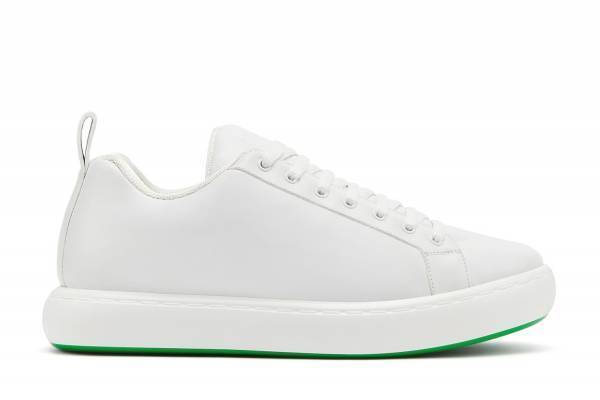 ボッテガ・ヴェネタのユニセックススニーカー「ピロー スニーカー」“ふっくら”フォームでボリュームを演出