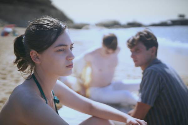 フランス映画『あのこと』中絶が違法だった時代、望まぬ妊娠に苦悩する大学生描く“体験型”映画