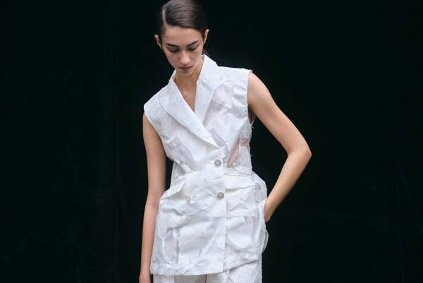 エボニー 2023年春夏コレクション - “草木が芽吹く瞬間”のいきいきとした世界