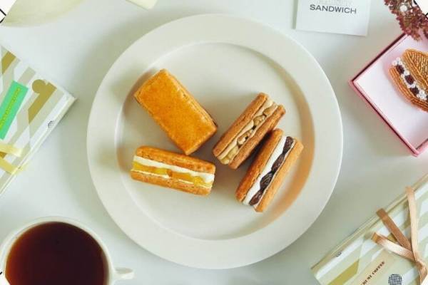 平野紗季子の“レーズンサンド＆バターサンド”が伊勢丹新宿店に限定登場、オリジナルグッズも