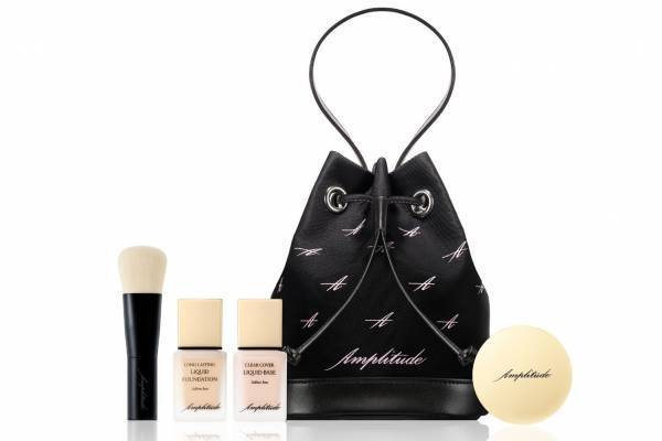 アンプリチュード22年クリスマスコフレ、新作クリームファンデ入り“選べる”ベースメイクキット