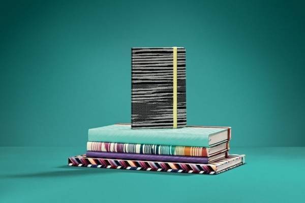 モレスキン×ミッソーニ“幾何学模様”の2023年度版ダイアリー＆“レインボーカラー”のノート