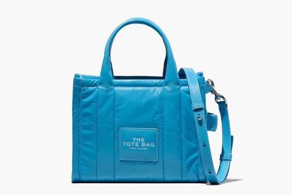 マーク ジェイコブス「ザ トート バッグ」限定バッグ、“シャイニー”な輝きのクリンクルレザー