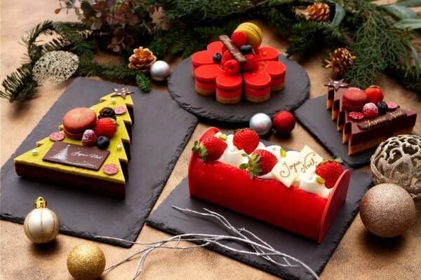 サダハル・アオキ22年クリスマスケーキ、“ツリー型”ピスタチオケーキ&amp;苺のブッシュ・ド・ノエル