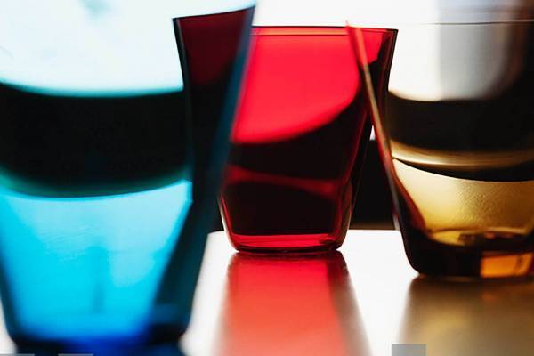 イッタラ日本初の大規模巡回展が渋谷で開催、450点以上の作品を展示