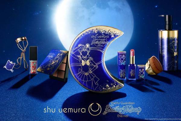 シュウ ウエムラ22年クリスマスコスメ、劇場版「美少女戦士セーラームーン」コラボの三日月形アイパレなど