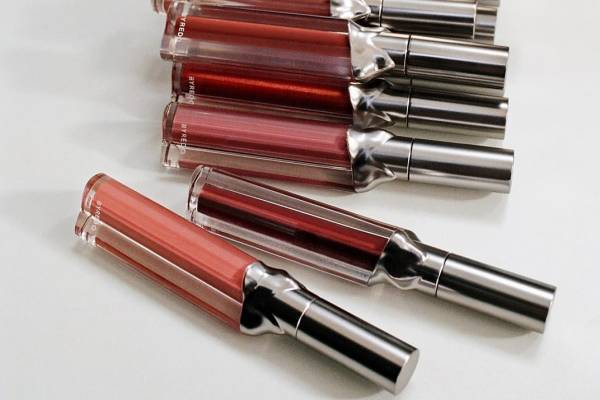 バイレード22年秋コスメ“ぷるん”と艶やか新作リキッドリップ、“溶けたような”パッケージ