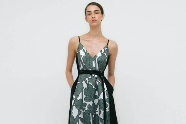 エボニー23年春夏新作ウェア、“白木蓮”のジャカードドレス&和紙の透け感ジャケットベスト