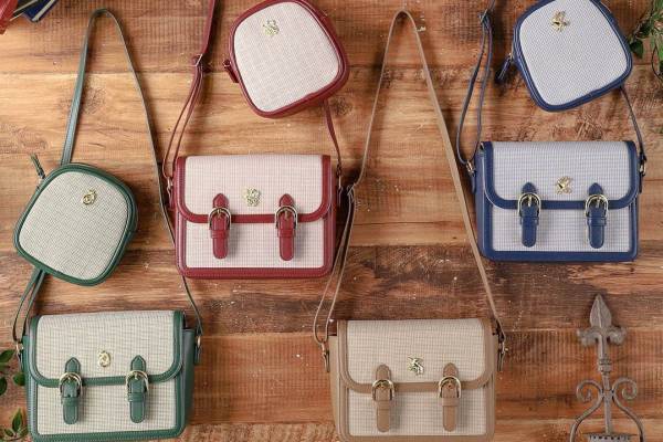 ハリー・ポッター マホウドコロ「寮生チェックシリーズ」新作バッグ＆ポーチ、英国チェックを4寮カラーで