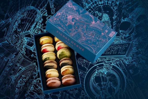 ピエール・エルメ・パリ2022年クリスマス、限定マカロン＆スイーツのアドベントカレンダーも